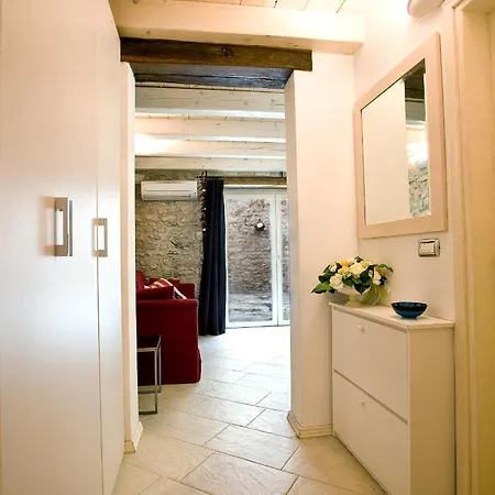 Appartamenti Mater Nel Centro Storico E Pedonale Di Novigrad Apartment