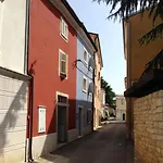 Appartamenti Mater Nel Centro Storico E Pedonale Di Novigrad *