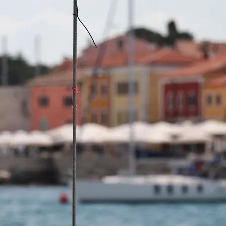 Appartamenti Mater Nel Centro Storico E Pedonale Di Novigrad *